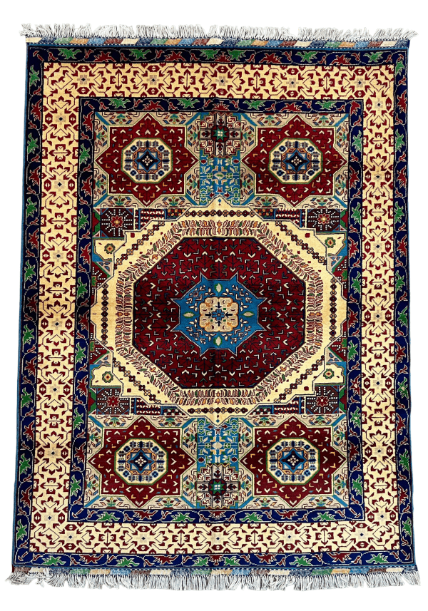 Persian Rug, Golden Medallion – Traditional Oriental Wool Rug 5x7’5”