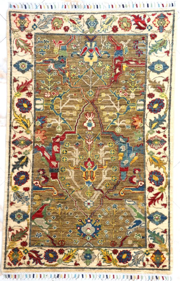 Artisan Authentic Handmade Wool Rug (5x3'3") Garden of Heritage