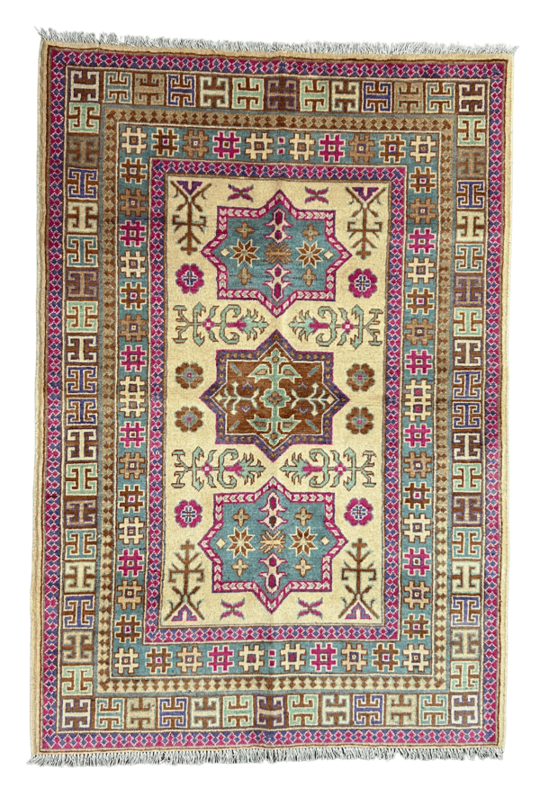 Pink & Beautiful handmade Rug with Three Star Medallions & Geometric Borders – 4’ × 6’